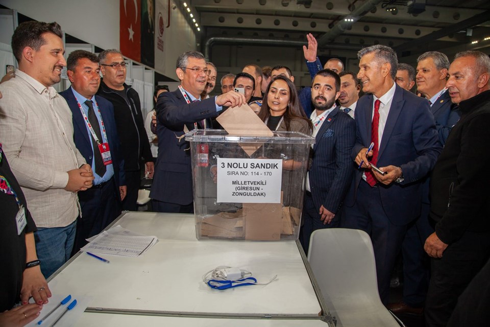 CHP'de Kemal Kılıçdaroğlu dönemi sona erdi: Yeni genel başkan Özgür Özel oldu - 2