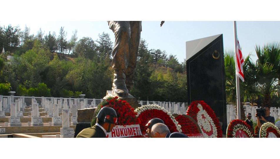 KKTC özgürlüğün 35. yılını kutluyor