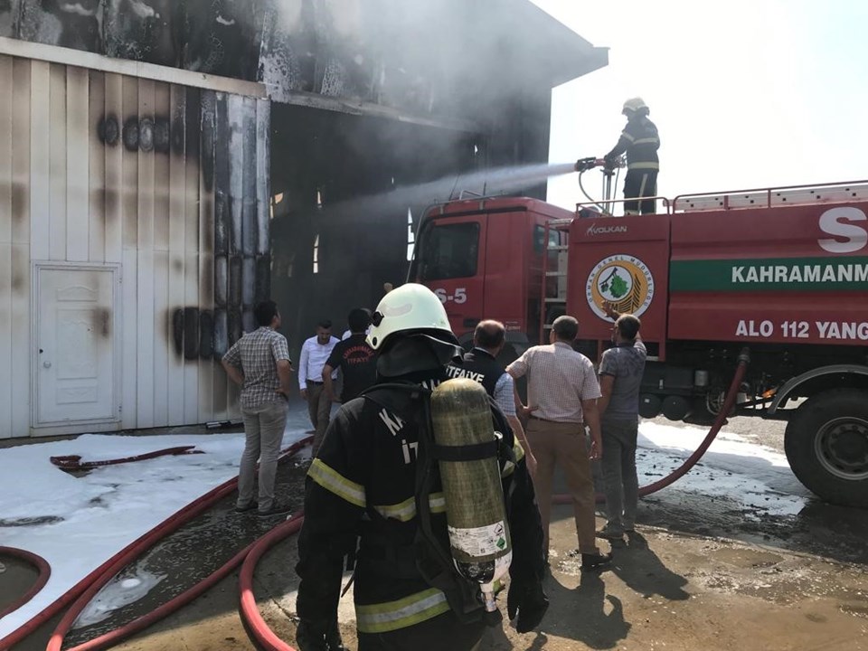 Kahramanmaraş'ta tekstil deposunda yangın - 1