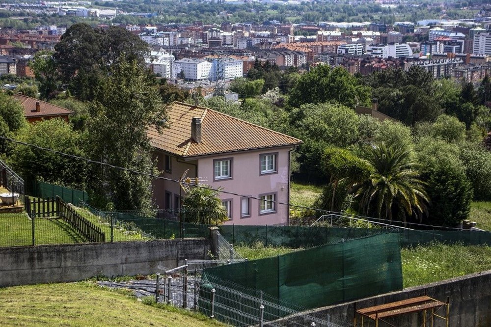 İspanya'daki korku evi: Hasta sandıkları çocuklarını 4 yıl eve kapattılar! - 6