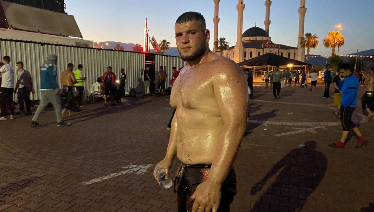 Burak Bozkurt, kalbine yenik düştü