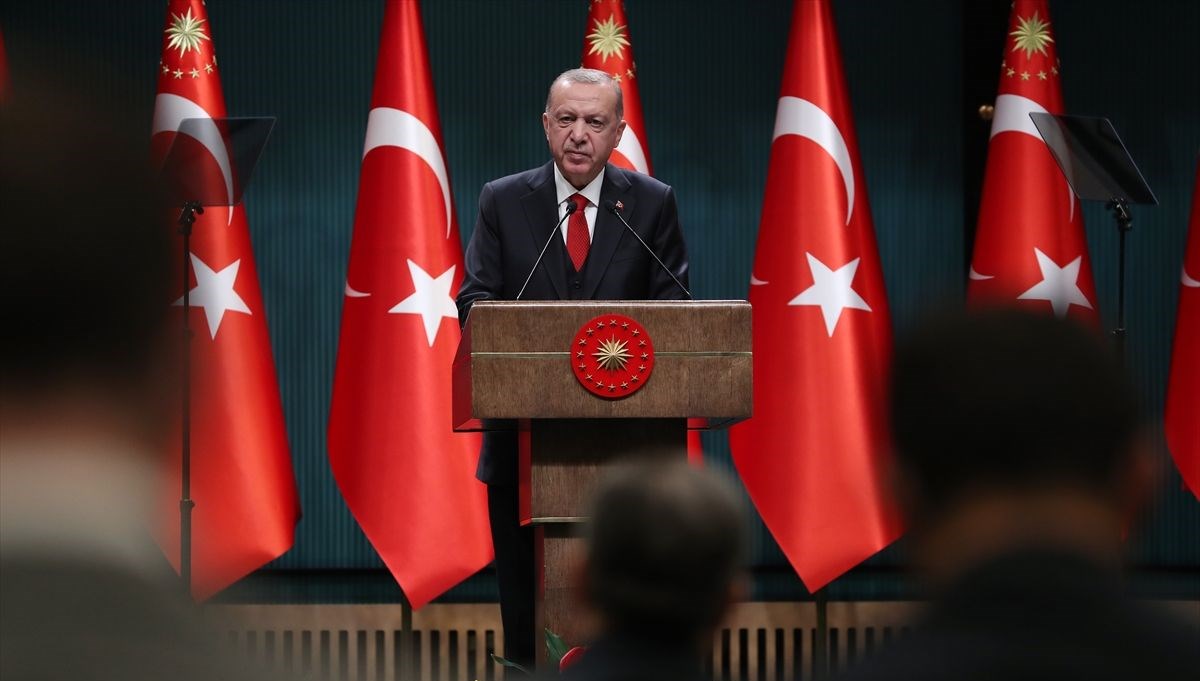 Yeni kısıtlamalar: Toplu alanlar saat 22.00'de kapanacak