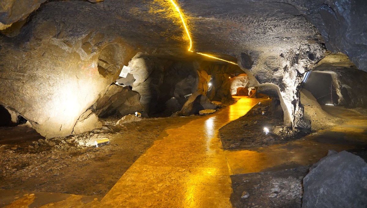Pileki Mağarası ziyaretçilerin ilgi odağında