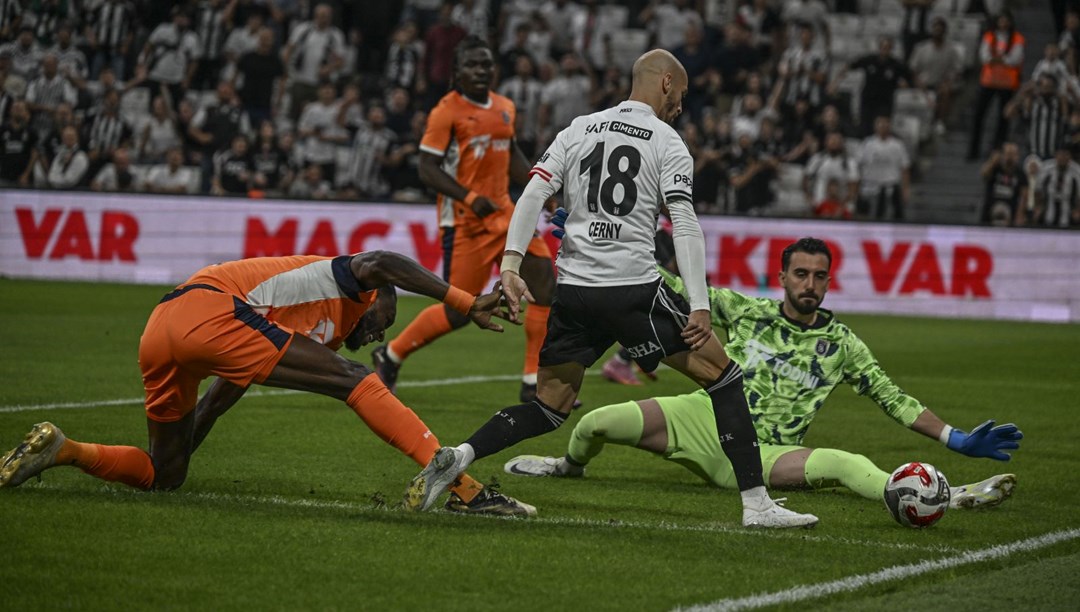 Dolmabahçe'de nefes kesen maç: Beşiktaş, Başakşehir'i son dakikada yendi!