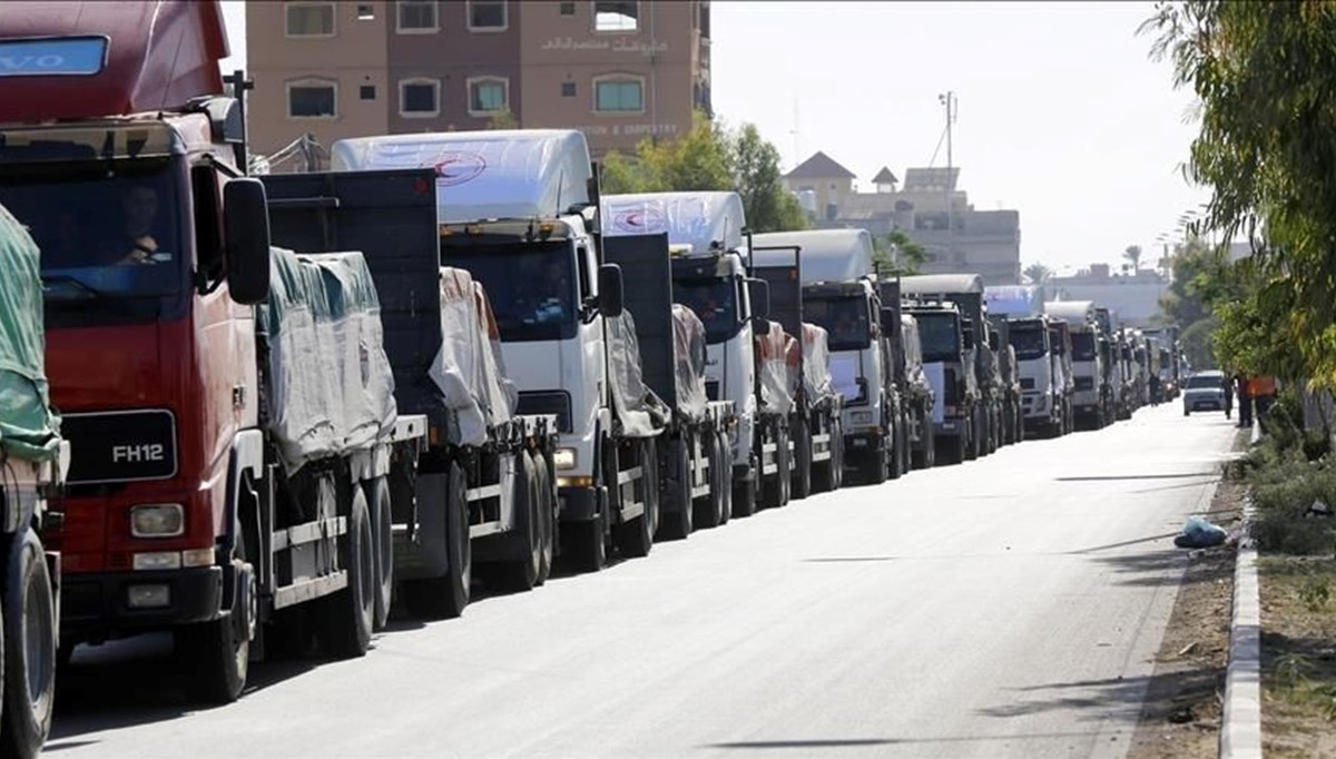 Gazze'de yardım TIR'larına akın