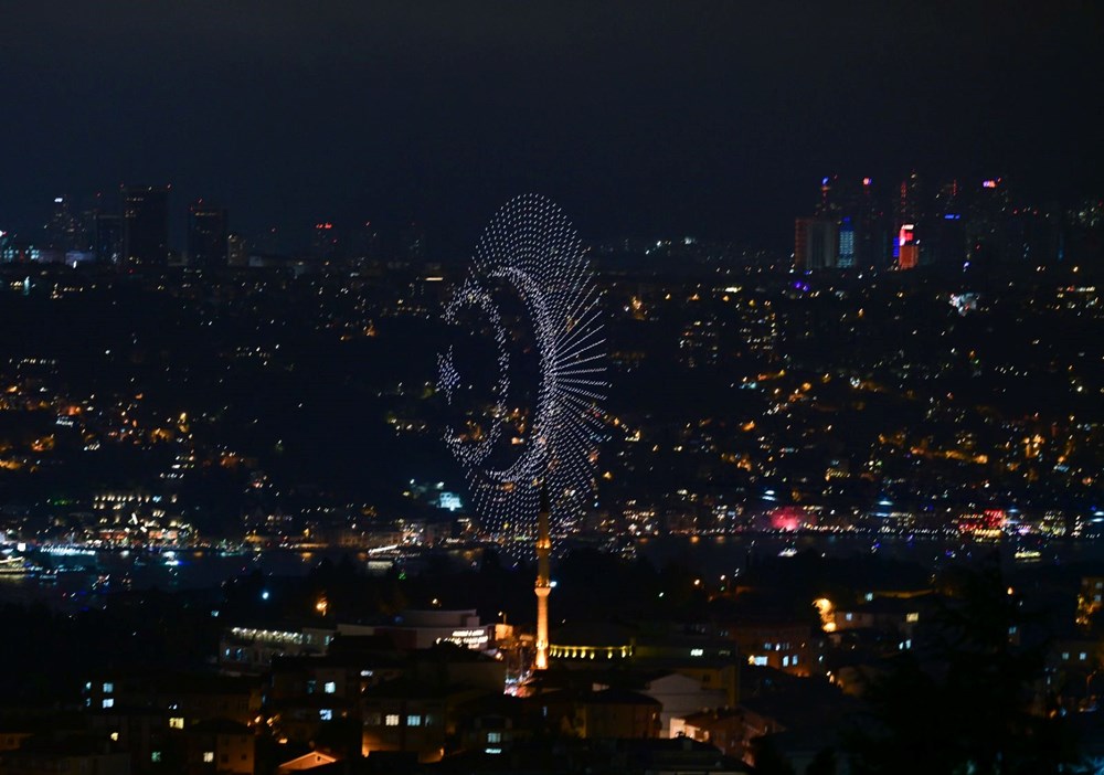 İstanbul Boğazı'nda 2023 dronla 100. yıl gösterisi - 6