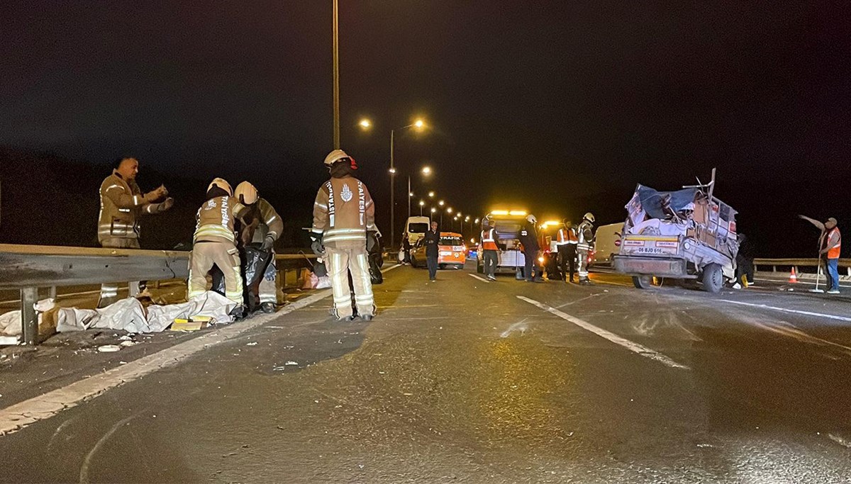 Römork minibüsü devirdi: 3 yaralı Römork minibüsü devirdi: 3 yaralı