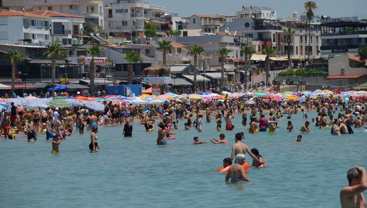 Didim’de plajlar doldu taştı