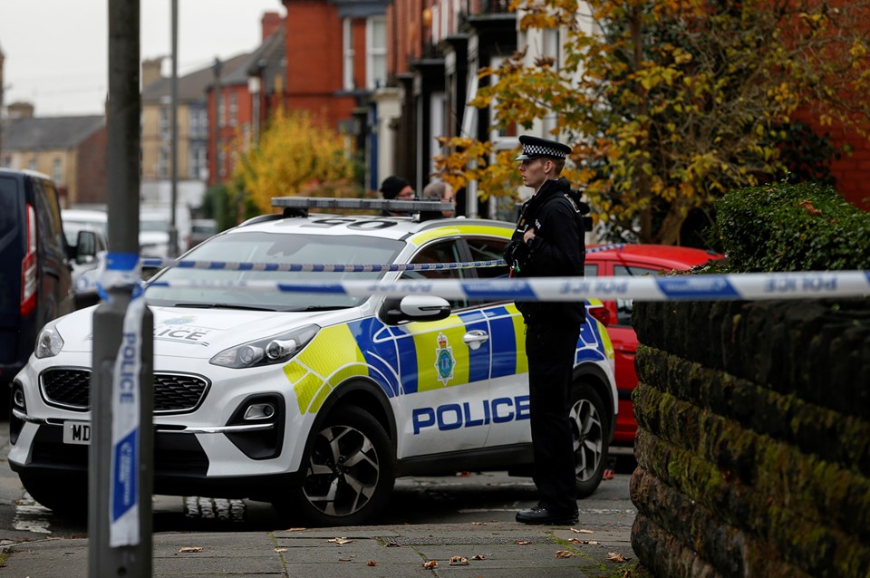 İngiltere'de hastane önündeki patlamanın 'terör olayı' olduğu açıklandı - 1