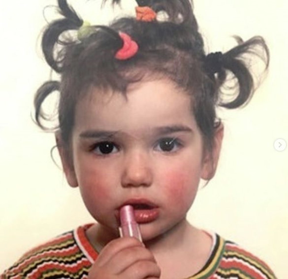 Su Burcu Yazgı Coşkun'dan nostaljik kare (Ünlülerin çocukluk ve gençlik halleri) - 335