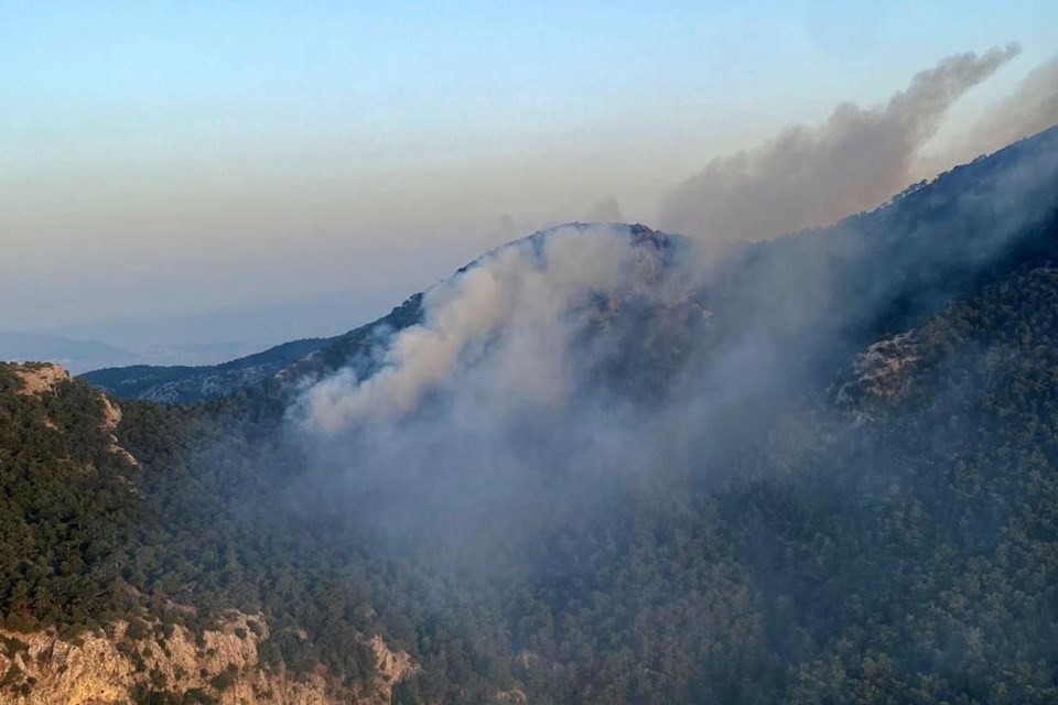İzmir’de iki noktada orman yangını (Alevler kontrol altına alındı) - 1
