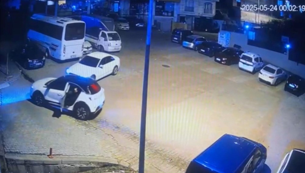 Kağıthane'de kalaşkinoflu dehşet: Maskeli saldırganlar kurşun yağdırdı 76 e3 N WAGLUmkFklqMJ4GVA