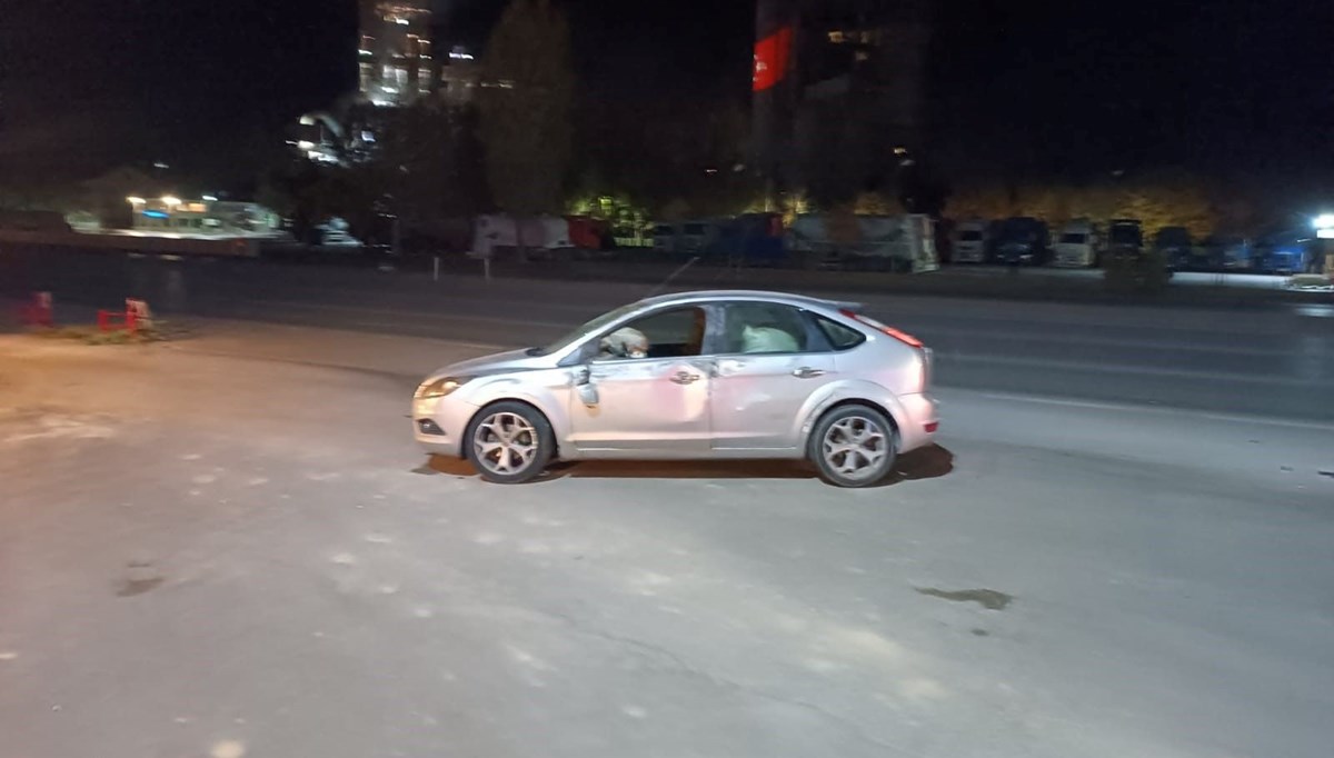 Polis noktasından kaçan otomobil başka bir araca çarptı Polis noktasından kaçan otomobil başka bir araca çarptı