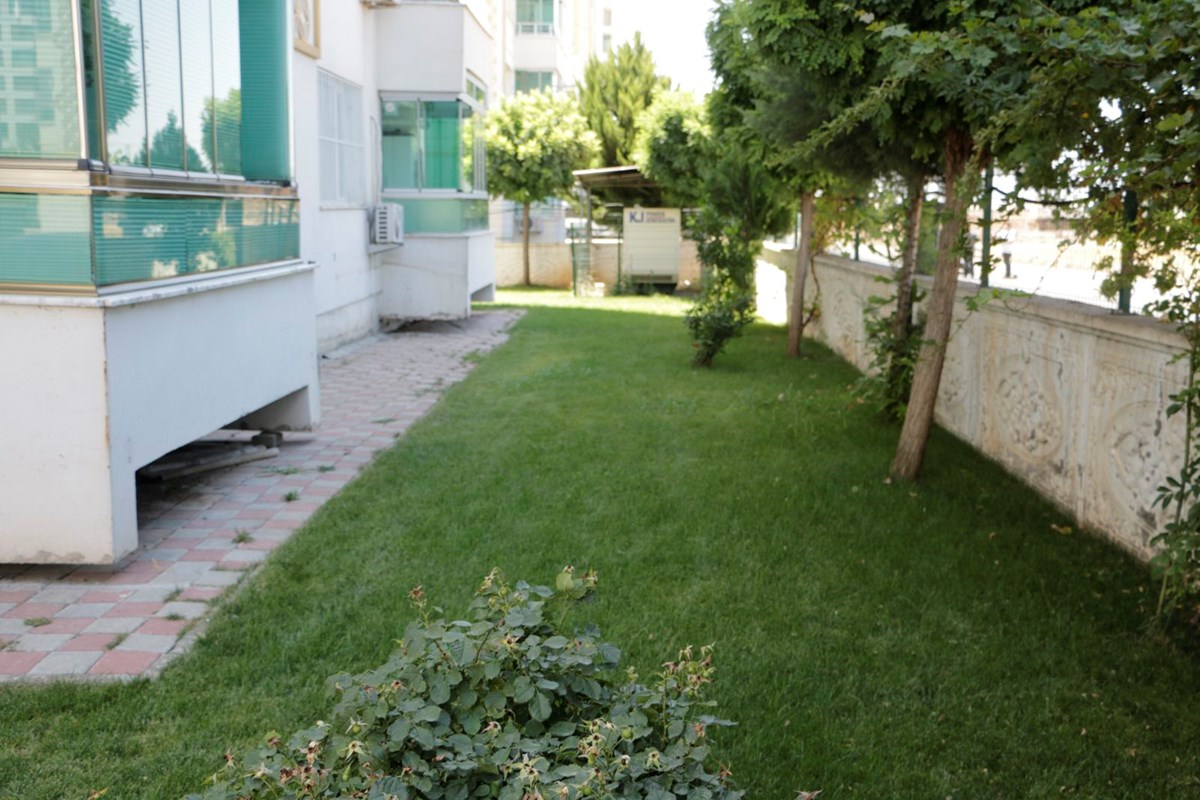 e3sg__wkREi7n-5fFN1Saw.jpg
