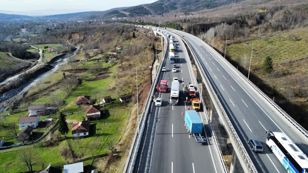 Anadolu Otoyolu’nda kaza: Kilometrelerce kuyruk oluştu - 6