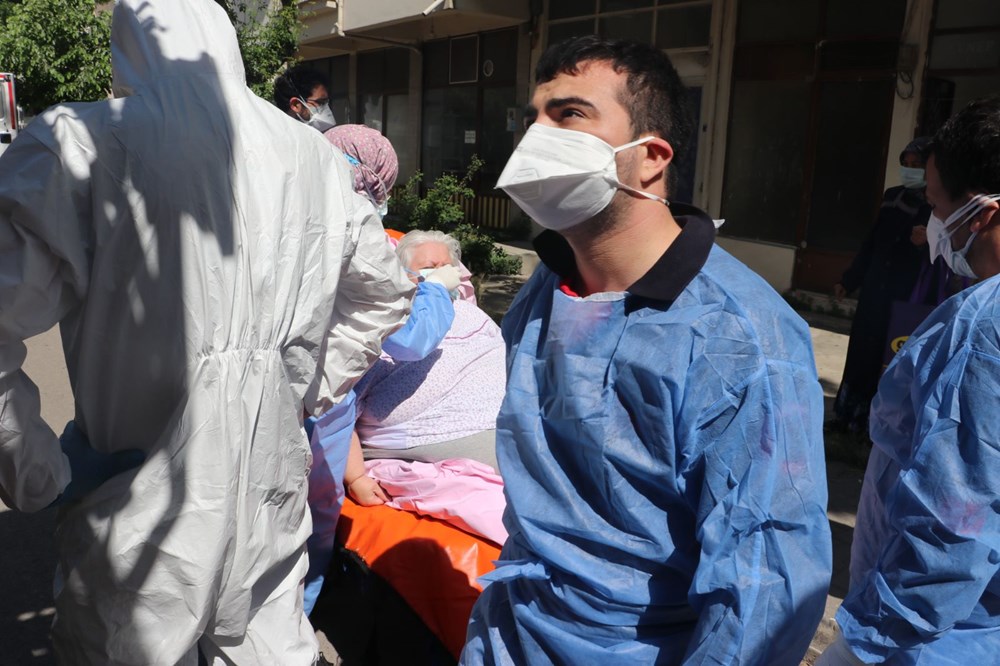 Kocaeli'de 200 kilo olan corona virüs hastasını kurtarma operasyonu - 3