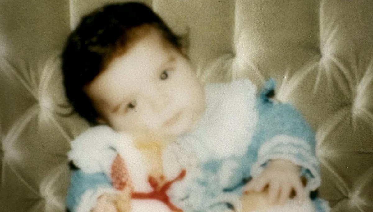 Burcu Kara'dan nostaljik paylaşım (Ünlülerin çocukluk ve gençlik halleri) Burcu Kara'dan nostaljik paylaşım (Ünlülerin çocukluk ve gençlik halleri)