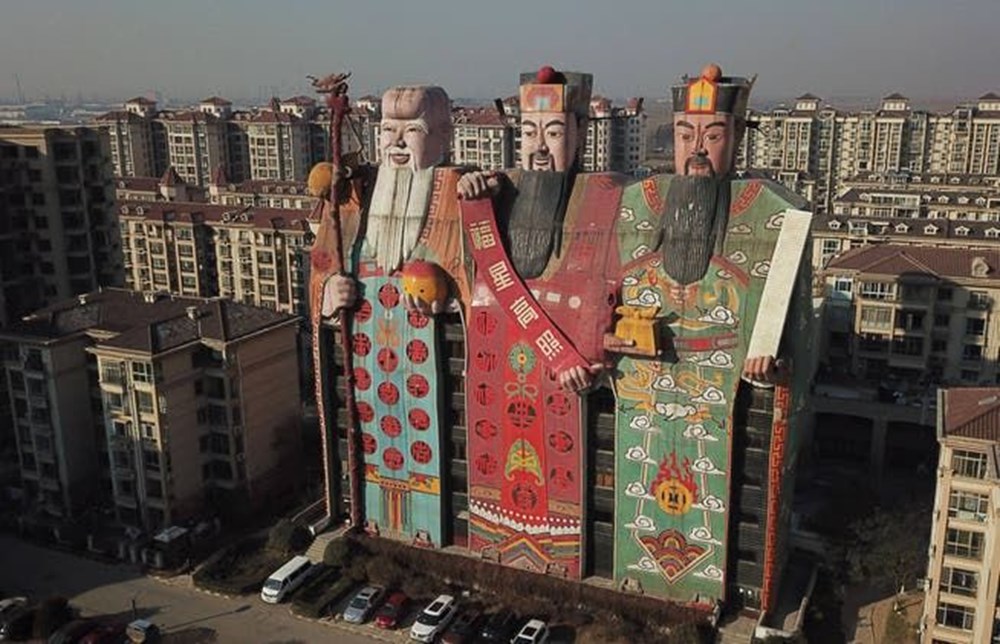 Cehennem kapısından matruşka oteline: Çin'in en çirkin binaları yarışıyor - 10
