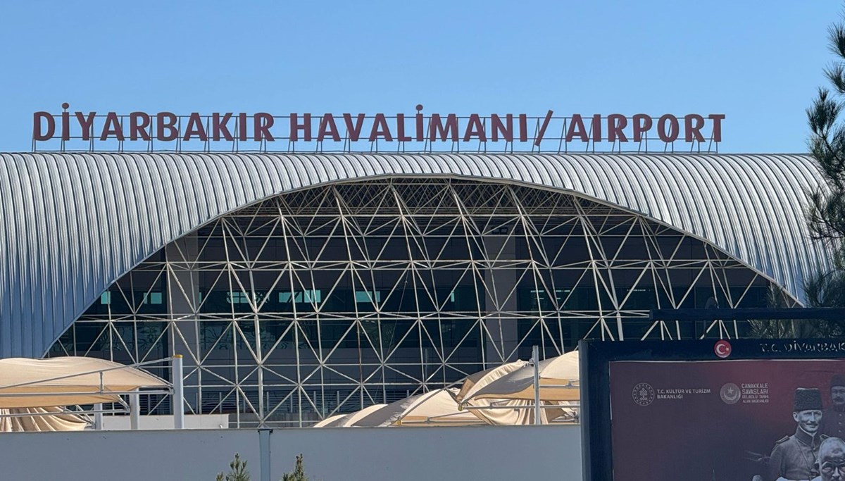2 aylık bebek fenalaştı, uçak acil iniş yaptı 2 aylık bebek fenalaştı, uçak acil iniş yaptı