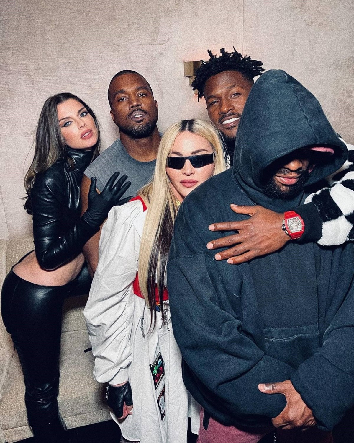 Julia Fox ve Kanye West, Madonna ile birlikte