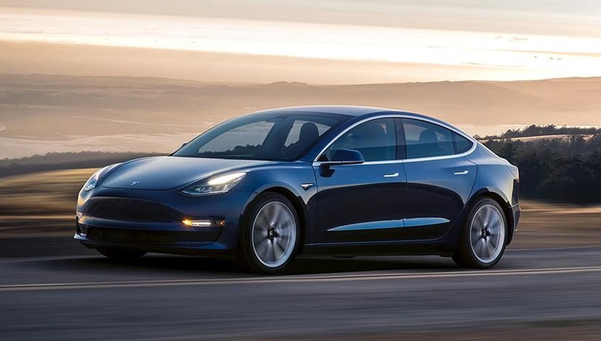 Tesla iki modelde indirim yaptı
