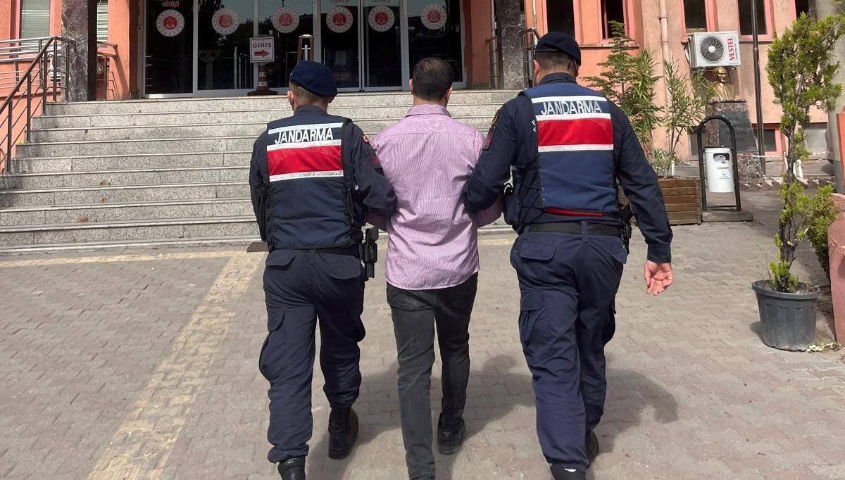 Cezaevi firarisi camide uyurken yakalandı