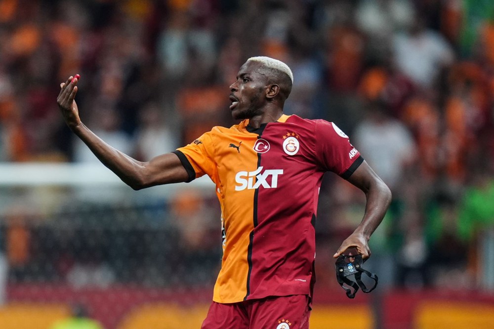 Victor Osimhen çılgına döndü: 5. saniyede başladı, bitiş düdüğüyle birlikte o ismi soyunma odasına çağırdı - 4