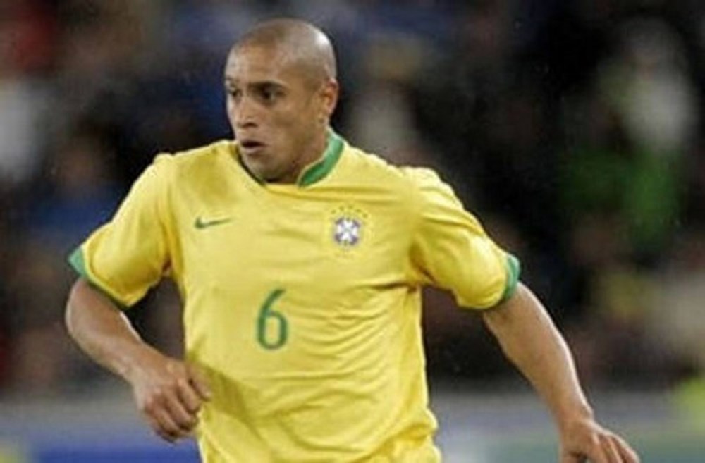 Роберто карлос футболист. Роберто карлос 2023. Роберто карлос какая команда. Роберто карлос. Роберто карлос.