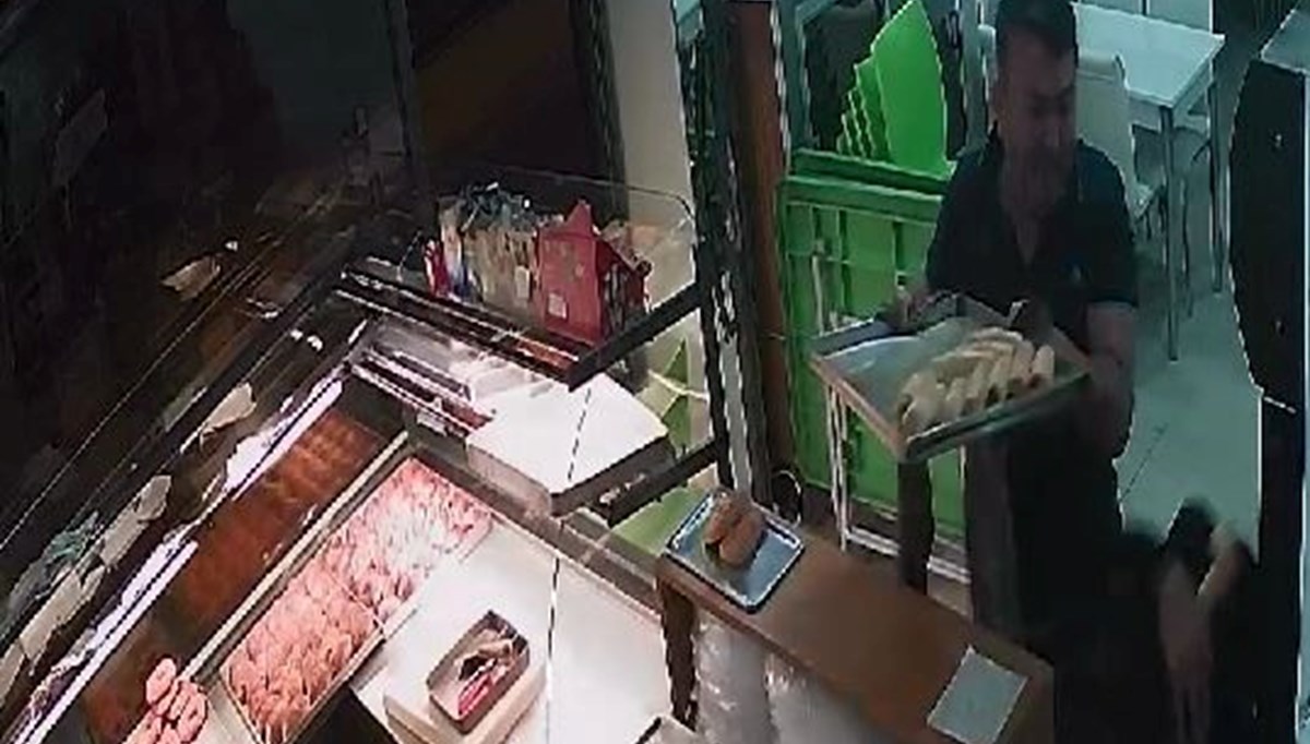 Kasayı soyan hırsızı fırın tepsisiyle durdurdu Kasayı soyan hırsızı fırın tepsisiyle durdurdu
