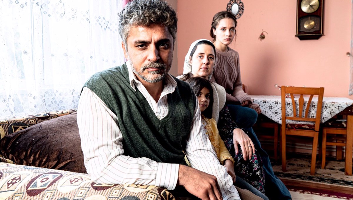 Zeki Demirkubuz'un yeni filmi Hayat'ın prömiyeri yapıldı Zeki Demirkubuz'un yeni filmi Hayat'ın prömiyeri yapıldı