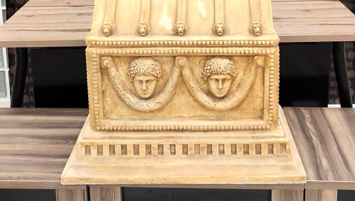 Manisa'da Roma dönemine ait lahit ile yakalanan 3 kişiye gözaltı