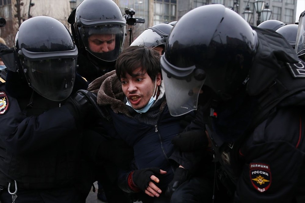 Navalny'nin çağrısının ardından Rusya'da sokaklar karıştı: 2 binden fazla kişi gözaltında - 33
