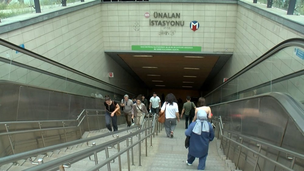 Ünalan metrosunda yürüyen merdivenin basamağı kırıldı: Yoğunluk oluştu - 6