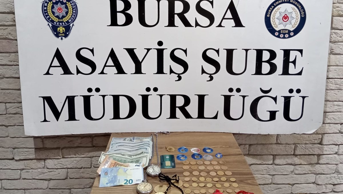 Tavan arasına sakladığı 650 bin liralık altın ve döviz çalındı