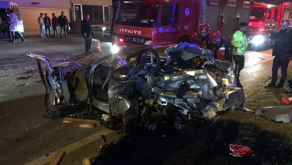 Sakarya’da zincirleme kaza 1’i bebek 3 kişi öldü, 7 kişi