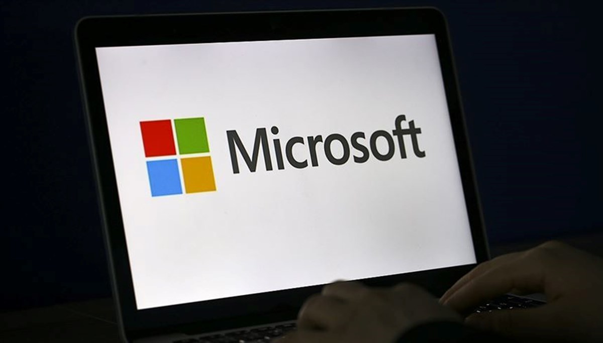 Microsoft, Apple'ı geçerek dünyanın en değerli şirketi oldu