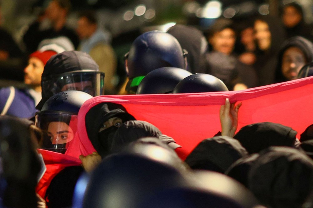 Dünyadan 1 Mayıs İşçi Bayramı manzaraları