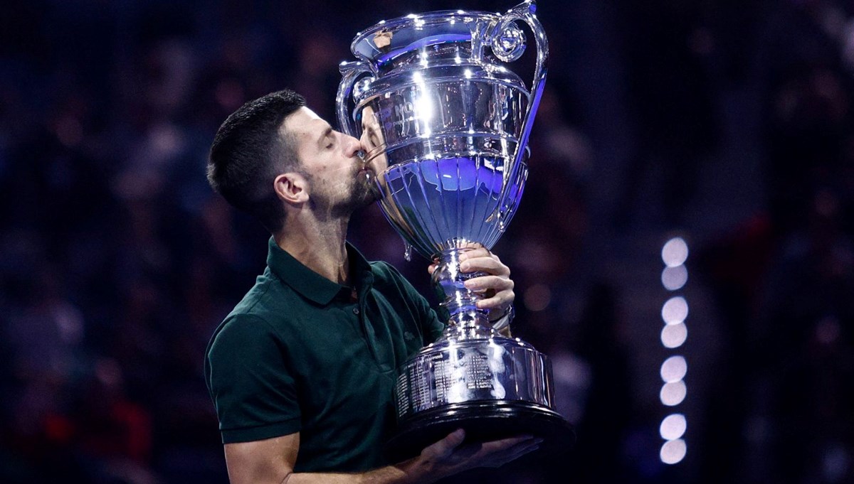 Djokovic, 8. kez sezonu dünya 1 numarası olarak bitirmeyi garantiledi