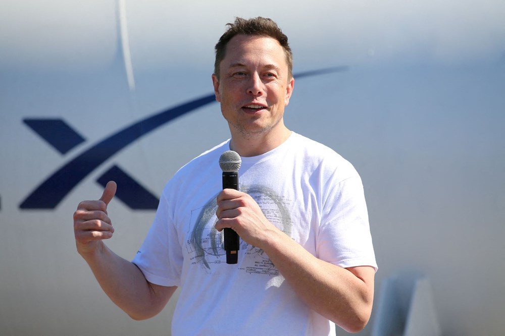 Elon Musk'ın 12 ton ağırlığında metal heykeli yapıldı - 2