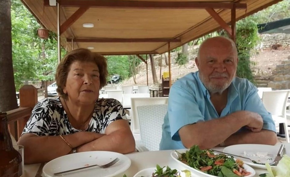 Musa Eroğlu, 55 yıllık eşini son yolculuğuna uğurladı - 2