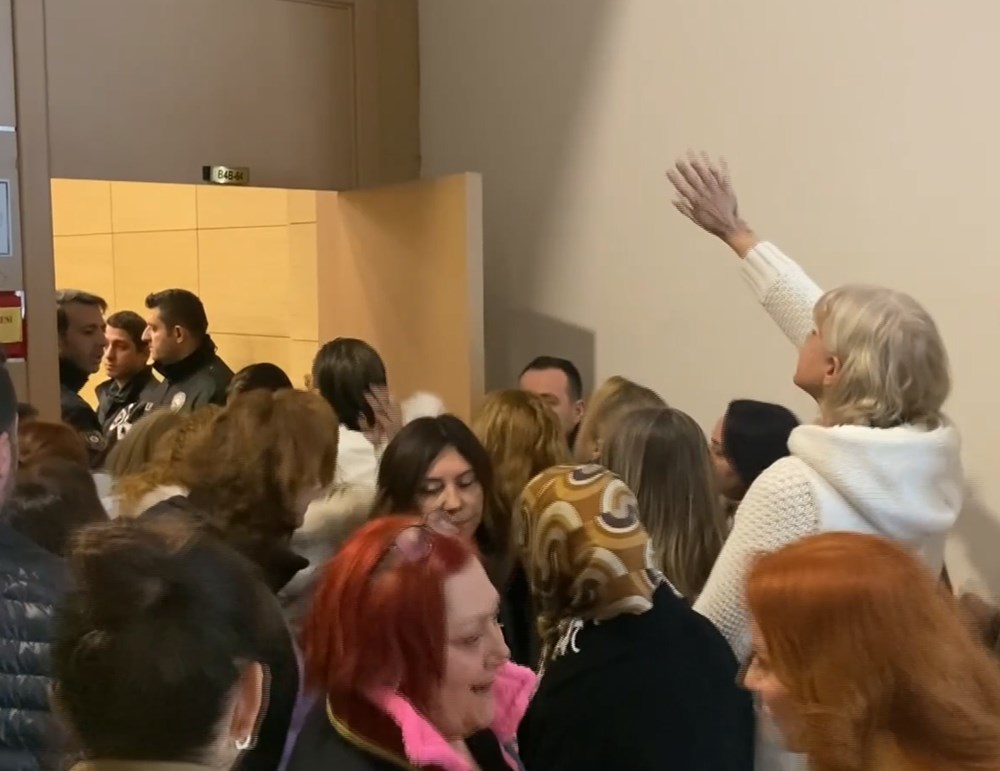 Adnan Oktar ve 18 sanığın yargılandığı davada yeni karar: 3 suçtan beraat etti ('Kedicik'lerden sevgi gösterisi) - 5