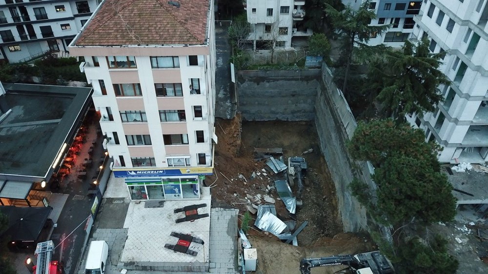 Kadıköy'de istinat duvarı çöktü - 3