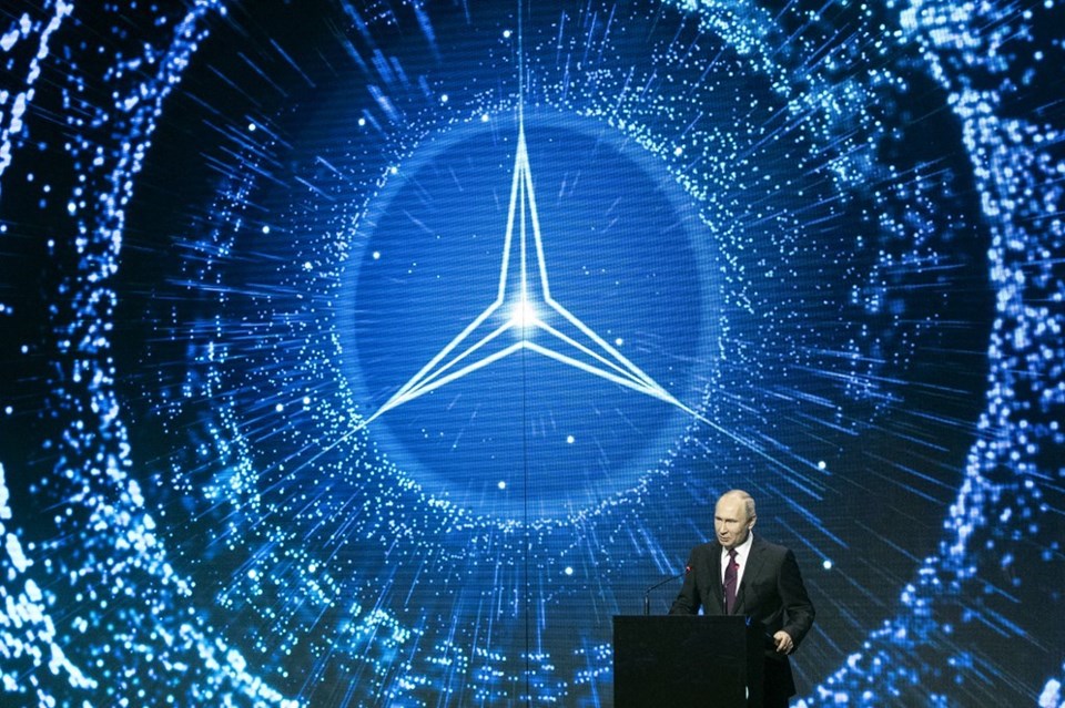 Moskova'daki Mercedes fabrikasının açılışını Putin yaptı...