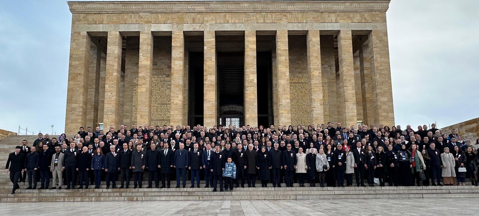 Milli Eğitim Bakanı Yusuf Tekin, 81 ilden gelen öğretmenlerle Anıtkabir'i ziyaret etti - 1