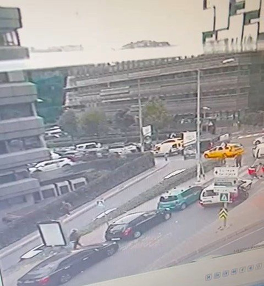 Şişli'de kaldırım çöktü: Bir kişi çukura düştü - 8