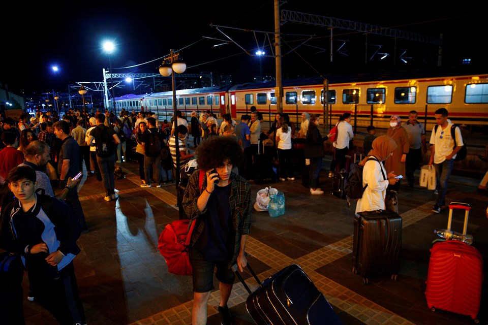 Yük treni devrildi, Ankara-Kayseri demir yolu ulaşıma kapandı - 1