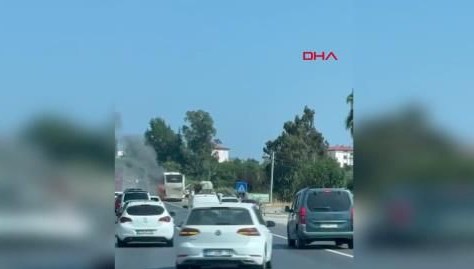 Yabancı turistleri taşıyan otobüste yangın