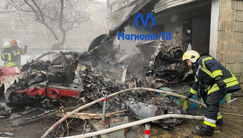 Ukrayna'da bir binanın üzerine helikopter düştü: İçişleri Bakanı dahil 16 ölü