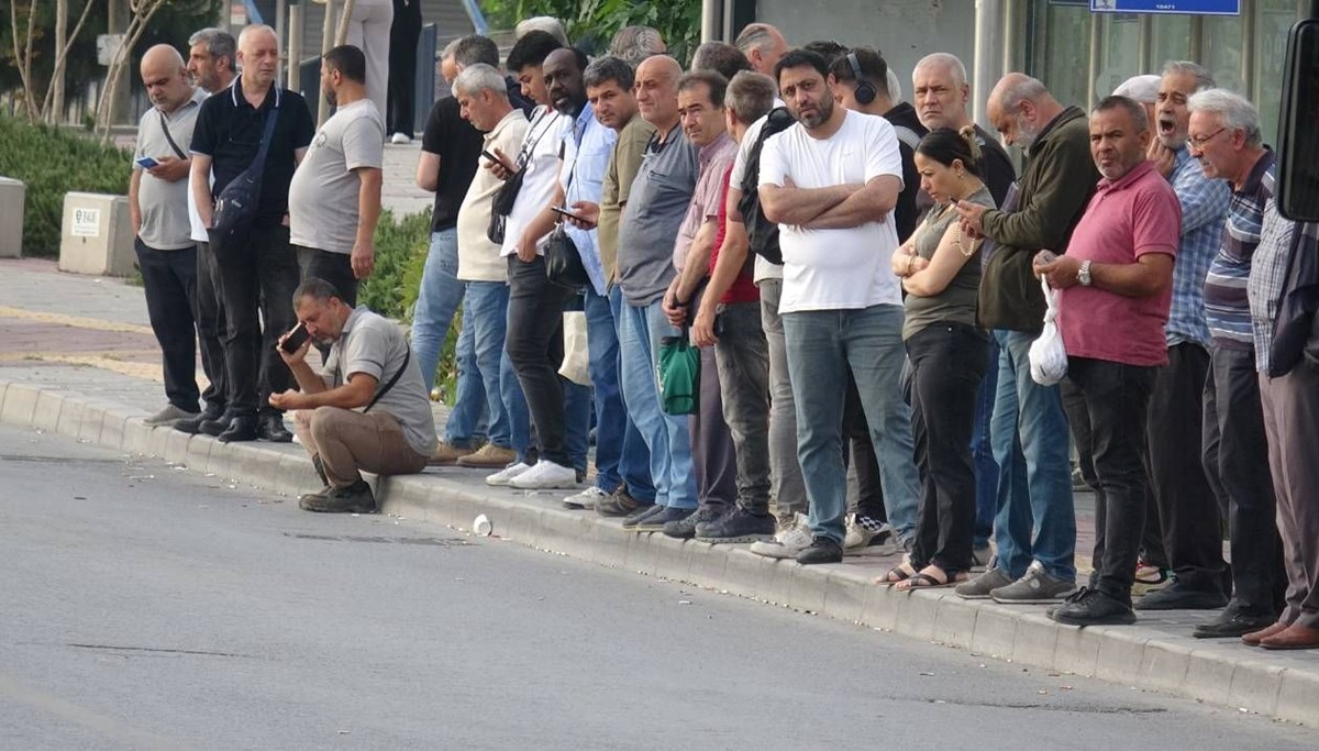 İzmir'de grevin ikinci günü İzmir'de grevin ikinci günü