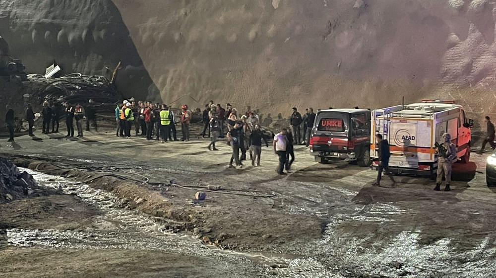 Van'da inşaatı süren tünelde göçük: 2 işçi hayatını kaybetti - 2
